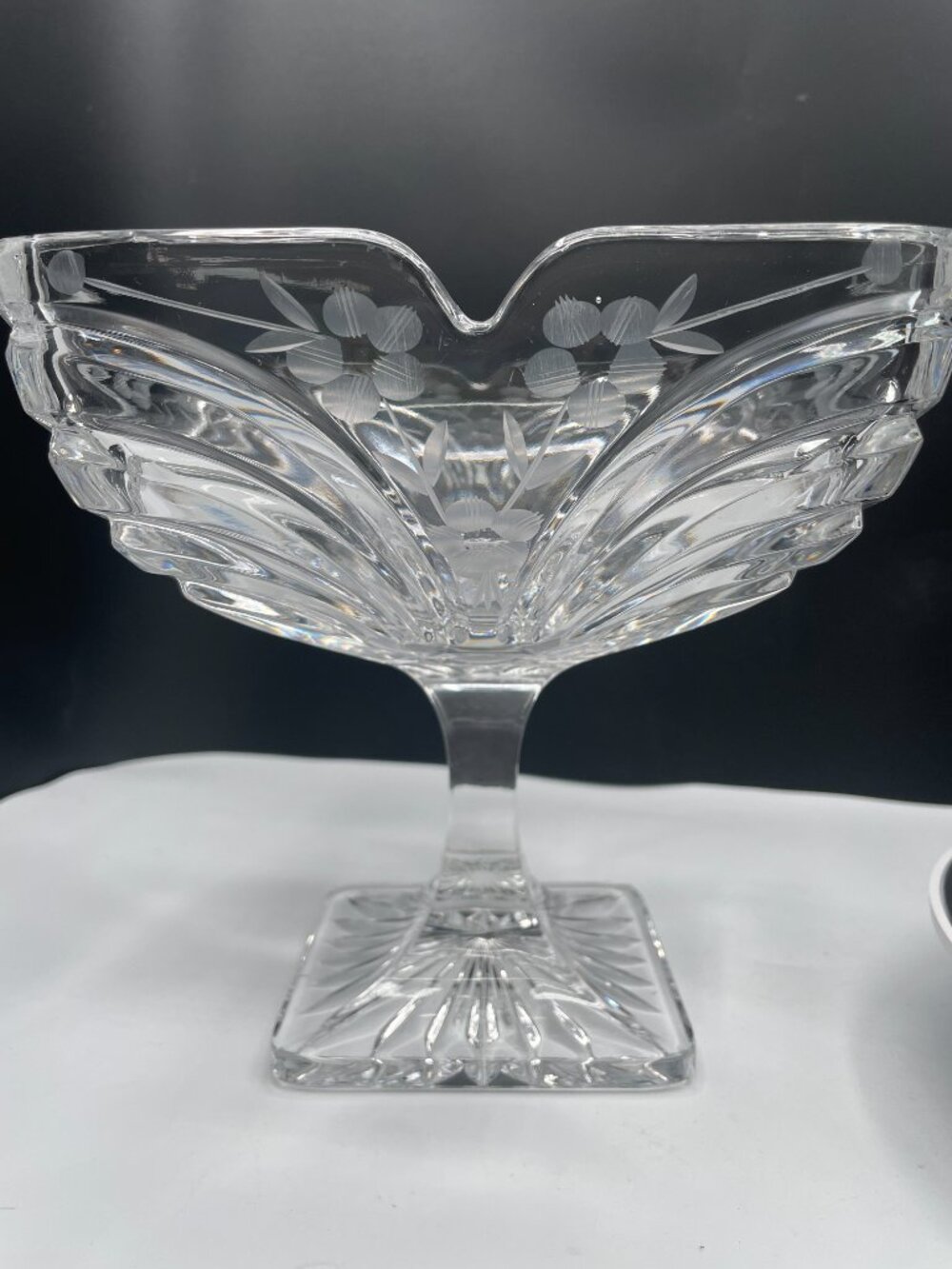 Crystal Clear Industries Windsor Pedestal Cut Crystal Candy Dish 7"
